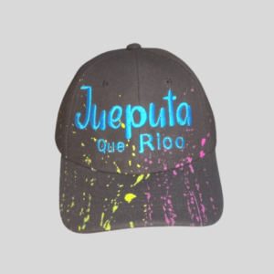 Gorra Clásica con Frase Única 🧢 Jueputa Que Rico